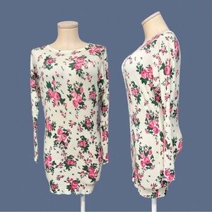 LA REYNA white with small rose print batwing long sweater